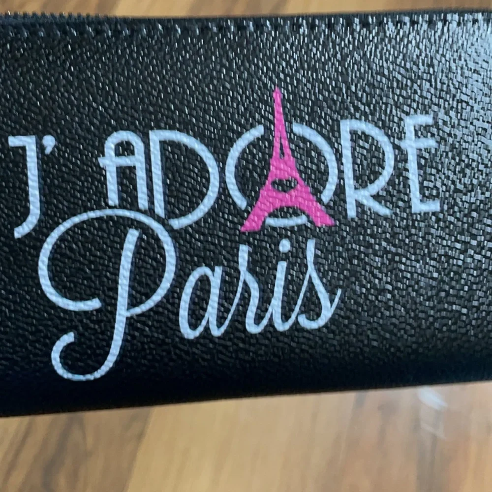 J’Adore Paris‎ white black and pink zippered wallet
